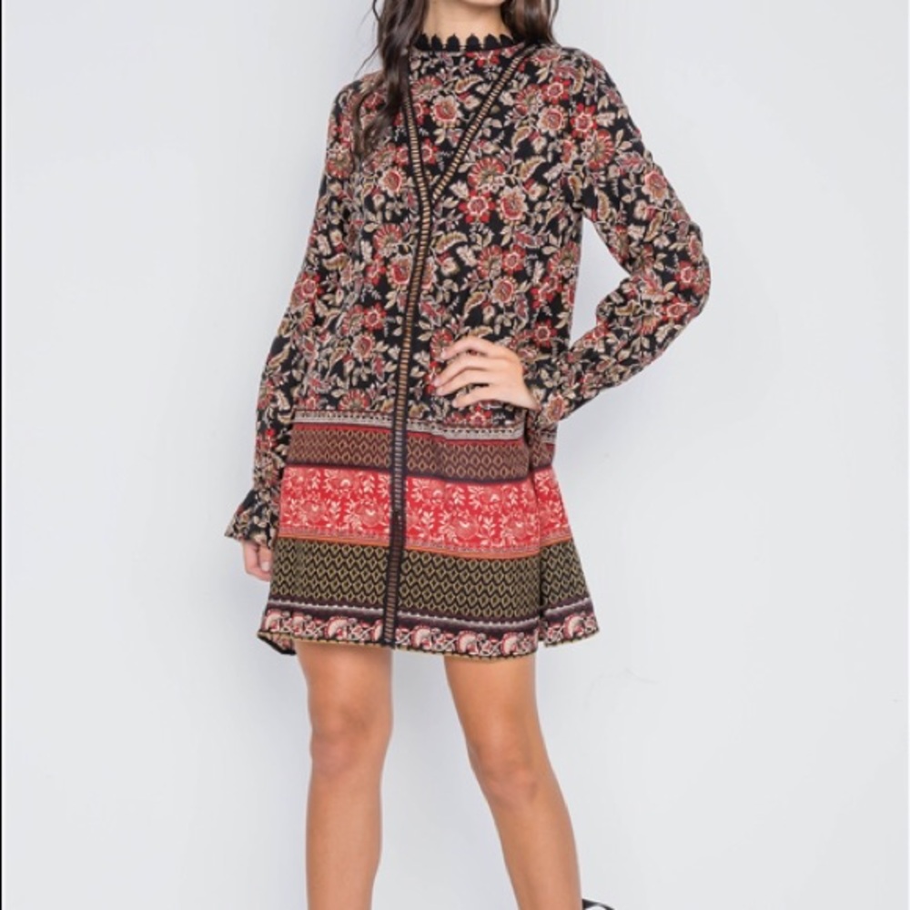 🤎INDIRA BLACK FLORAL PRINT CROCHET MINI DRESS🤎